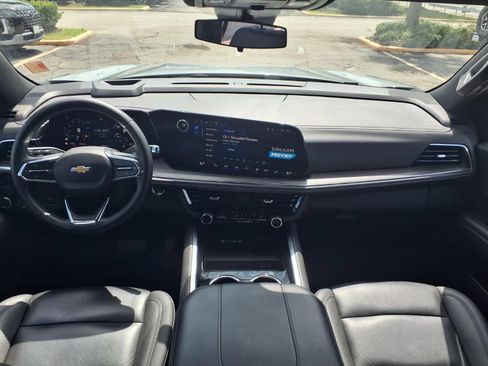 Used 2025 Chevrolet Tahoe LT AWD/4WD image 3