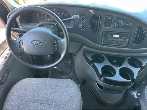 Used 2007 Ford E-150 and Econoline 150 RWD image 17