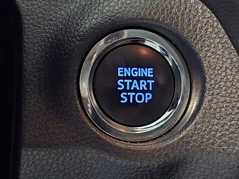 Certified 2021 Toyota RAV4 XLE Premium AWD/4WD image 18