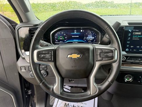 Used 2023 Chevrolet Silverado 1500 LT AWD/4WD image 28