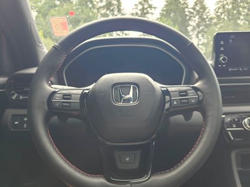 Certified 2025 Honda Pilot Black Edition image 27