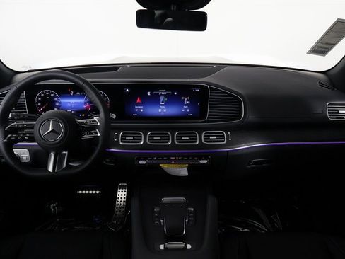 New 2026 Mercedes-Benz GLS 580 4MATIC image 3