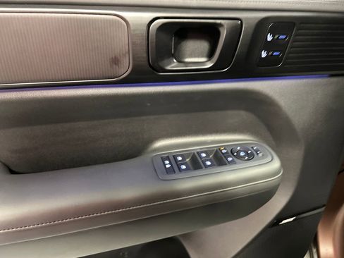 Used 2025 Hyundai Santa Fe Calligraphy image 12