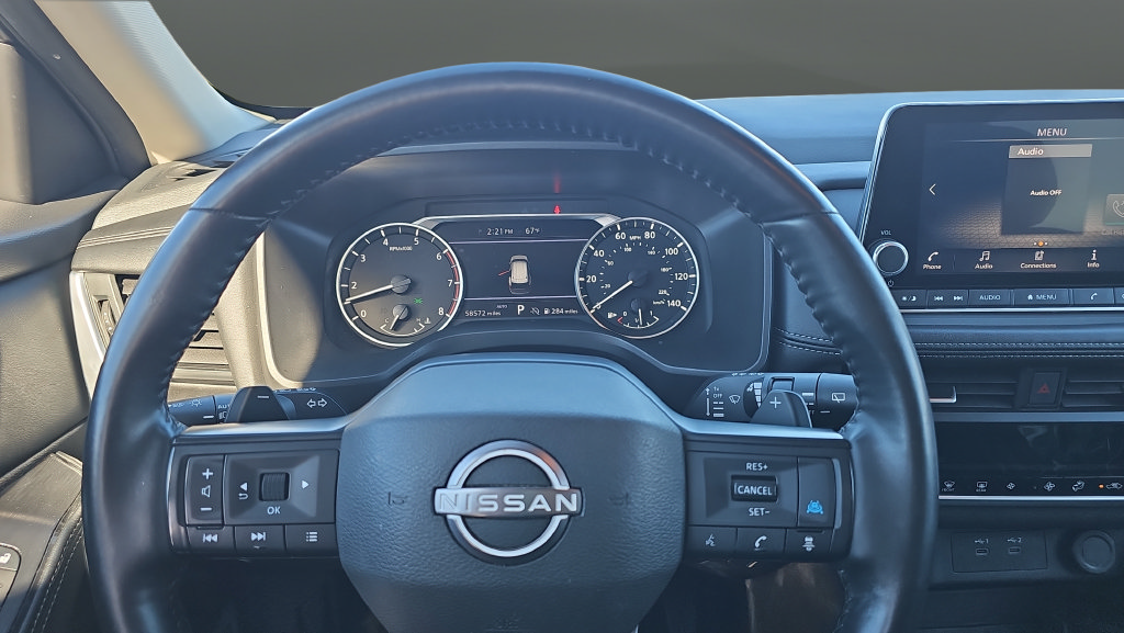Used 2025 Nissan Rogue SV AWD/4WD image 16