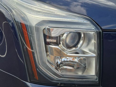 Used 2020 GMC Yukon Denali AWD/4WD image 5
