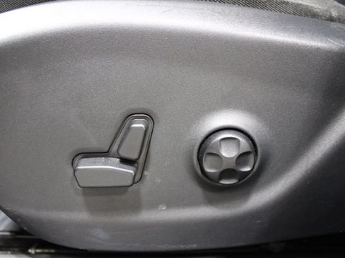 Used 2019 Jeep Cherokee Limited AWD/4WD image 19