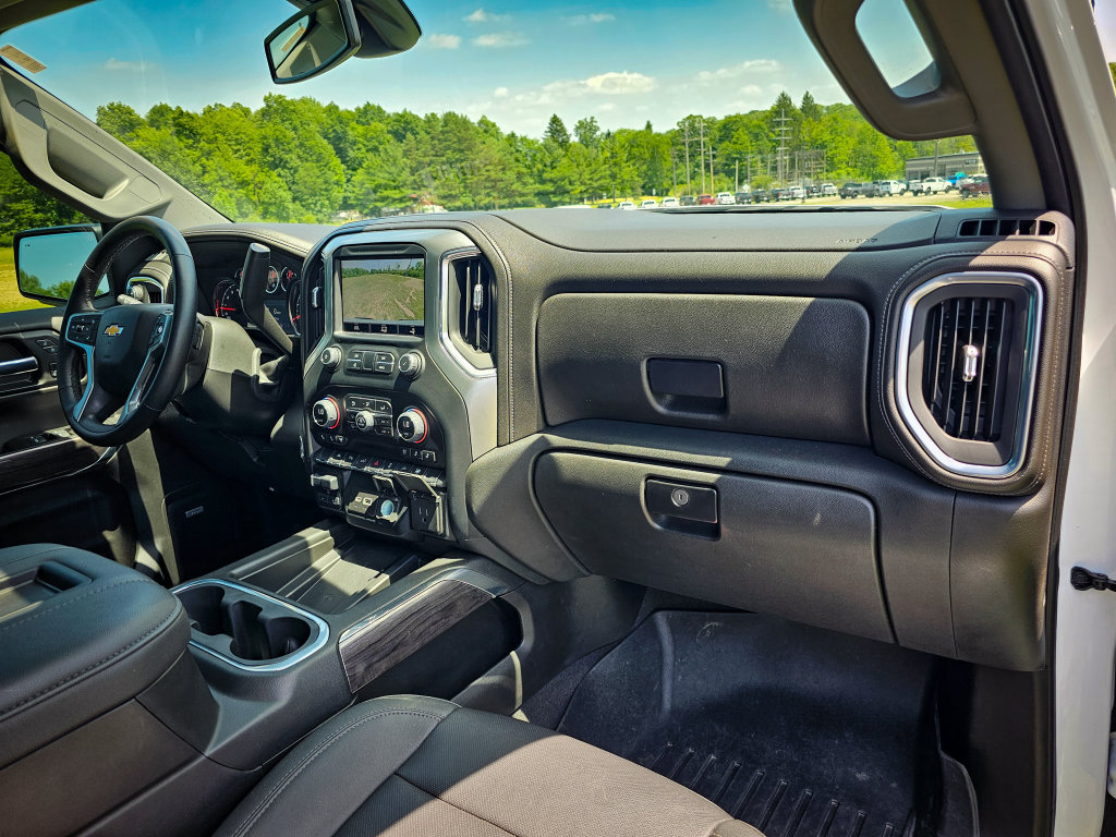 Used 2022 Chevrolet Silverado 1500 LTZ w/ LTZ Premium Package AWD/4WD image 42