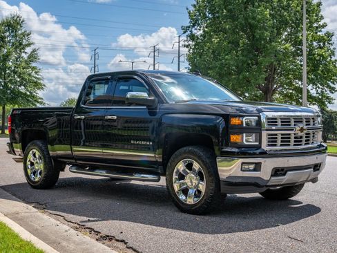 Used 2015 Chevrolet Silverado 1500 LTZ Z71 w/ LTZ Plus Package AWD/4WD image 4