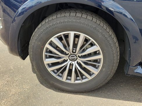 Used 2023 Nissan Armada SL w/ Captain's Chairs Package image 7