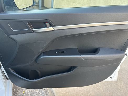 Used 2020 Hyundai Elantra SE w/ Cargo Package (C1) FWD image 30