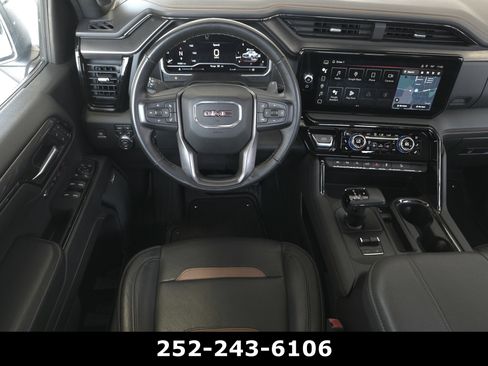 Used 2024 GMC Sierra 1500 AT4 w/ Technology Package AWD/4WD image 12