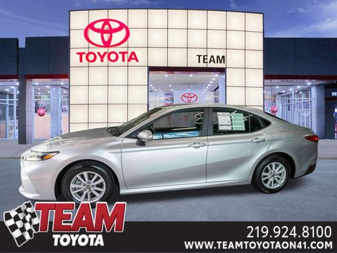 Used 2026 Toyota Camry LE FWD image 1