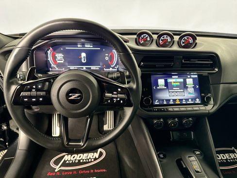 Used 2024 Nissan Z Performance w/ Floor Mat Package RWD image 19