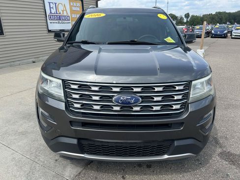Used 2016 Ford Explorer XLT AWD/4WD image 2