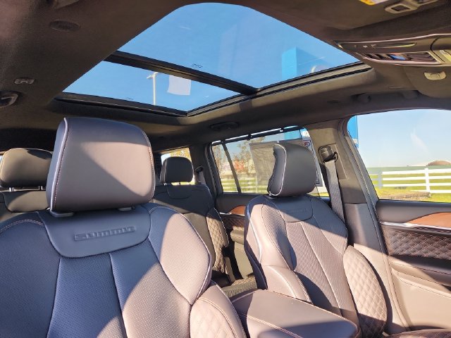 Used 2026 Jeep Grand Cherokee L Summit AWD/4WD image 25
