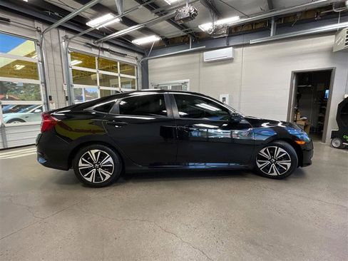 Used 2018 Honda Civic EX-T image 6