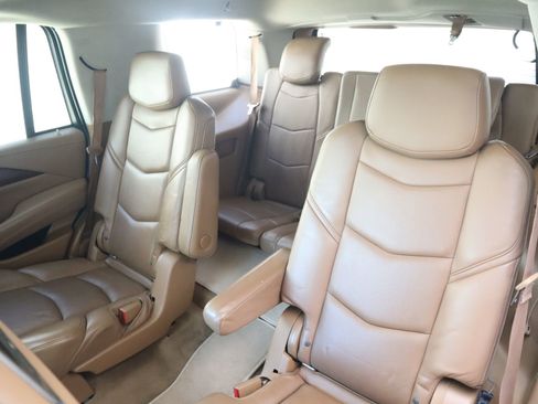 Used 2016 Cadillac Escalade Platinum AWD/4WD image 47