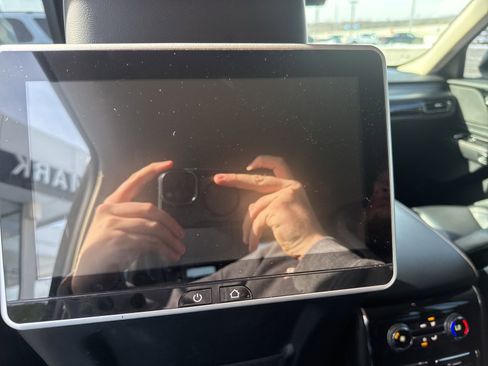 Used 2021 Lincoln Aviator AWD image 28