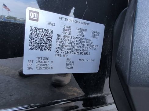 Used 2024 Chevrolet Trax LT w/ Driver Confidence Package FWD image 28