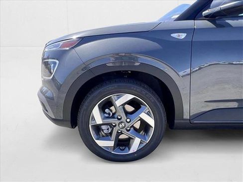 New 2025 Hyundai Venue Limited image 10