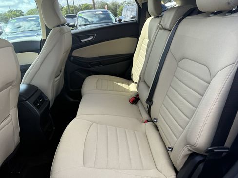 Certified 2024 Ford Edge SE w/ Black Appearance Package AWD/4WD image 17