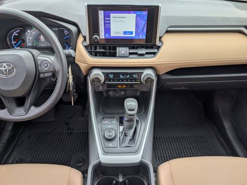 Used 2023 Toyota RAV4 LE image 7