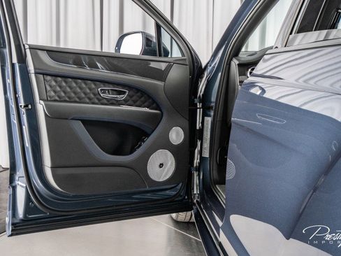 Used 2023 Bentley Bentayga Speed image 34