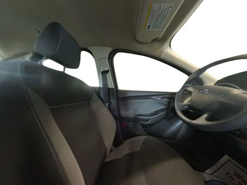Used 2014 Ford Focus S image 25