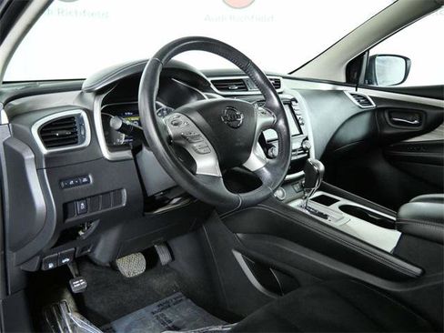 Used 2018 Nissan Murano SV image 16