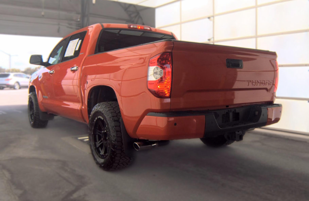 Used 2017 Toyota Tundra Limited w/ Limited Premium Package AWD/4WD image 6