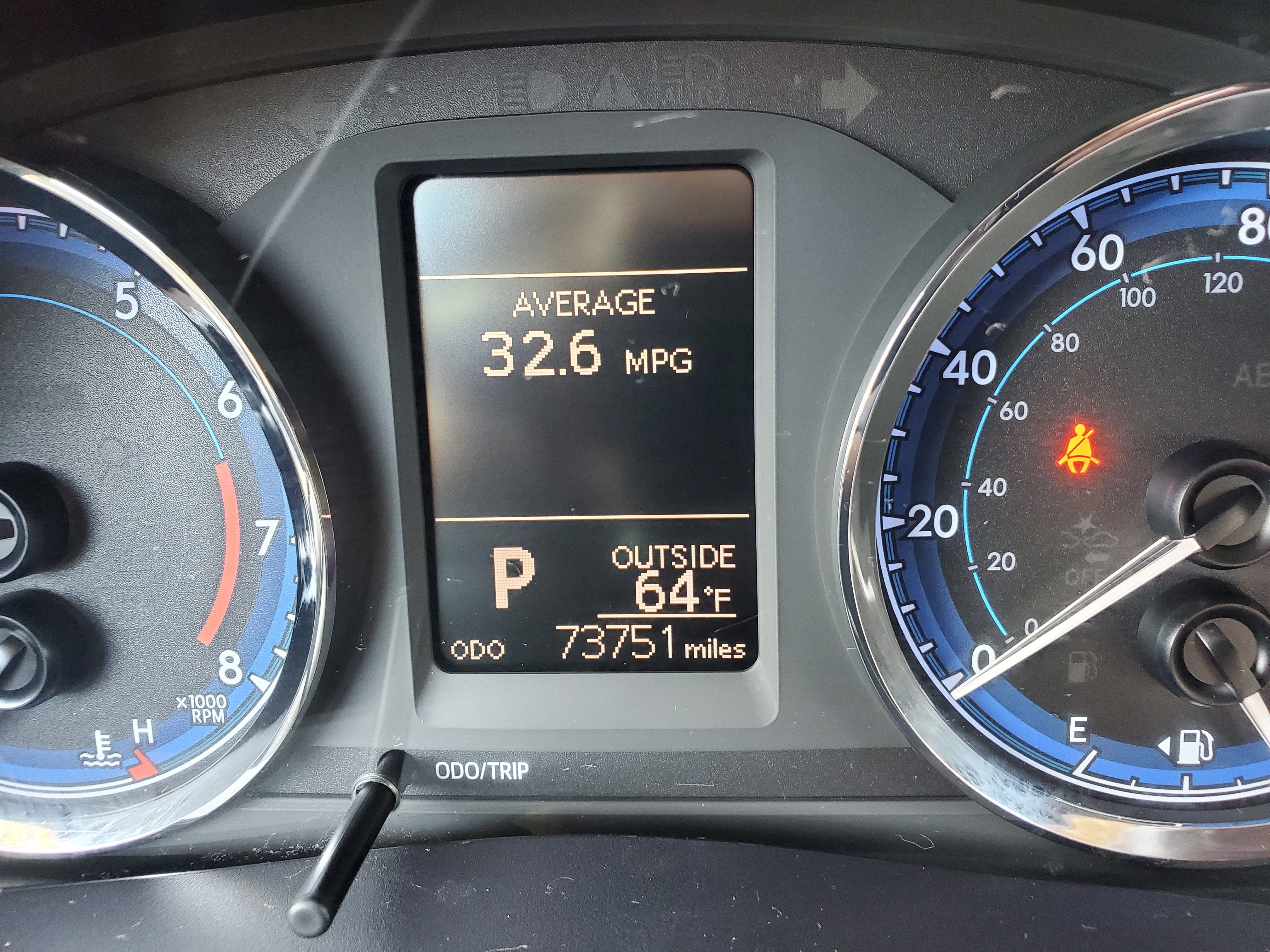 Used 2018 Toyota Corolla LE FWD image 15