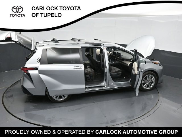 Used 2023 Toyota Sienna Platinum FWD image 65