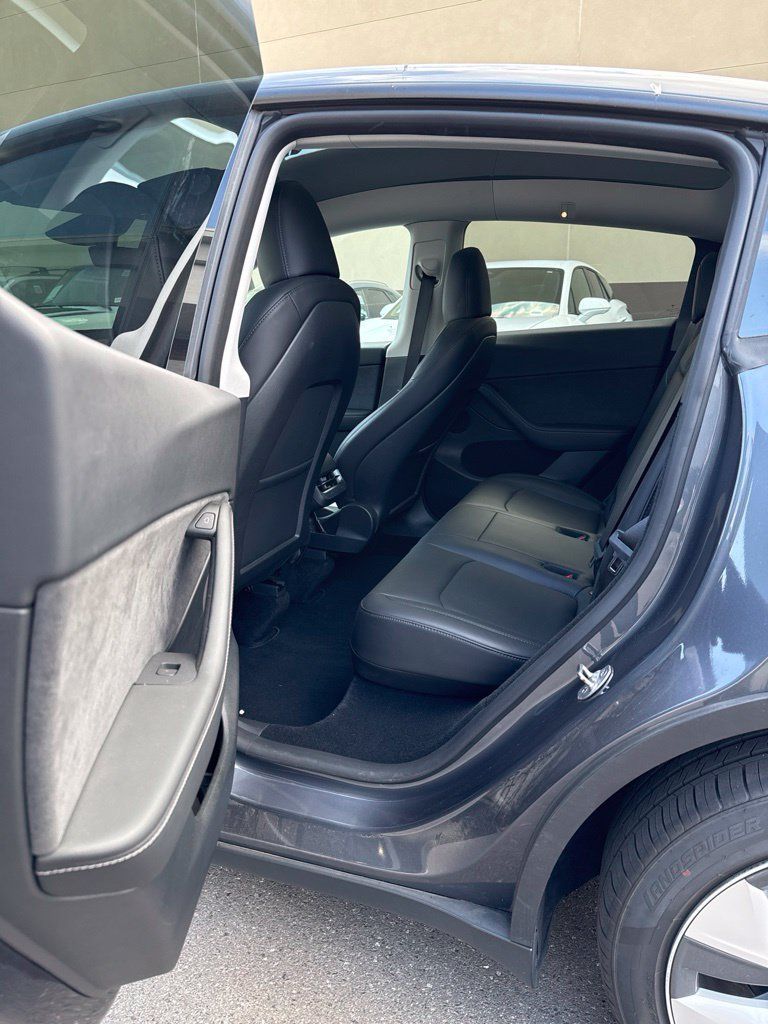 Used 2023 Tesla Model Y Long Range AWD/4WD image 12
