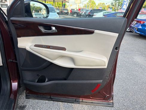 Used 2018 Kia Sorento FWD image 23
