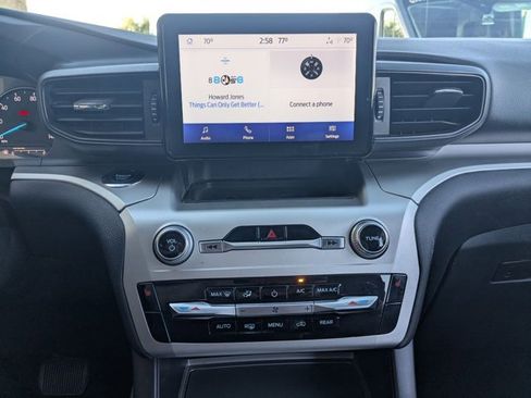 Used 2022 Ford Explorer XLT image 15
