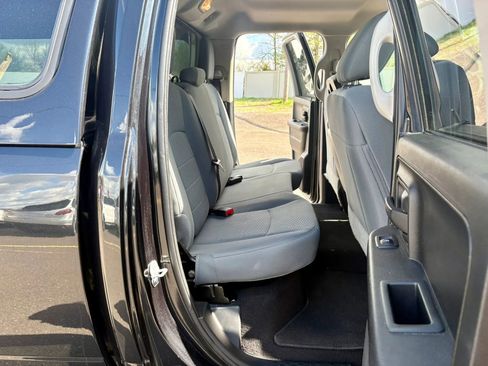 Used 2017 RAM 1500 Express w/ Black Ram 1500 Express Group image 19