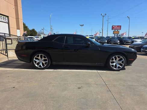 Used 2016 Dodge Challenger SXT Plus image 4