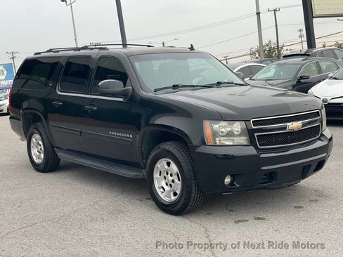 Used 2009 Chevrolet Suburban LT AWD/4WD image 4
