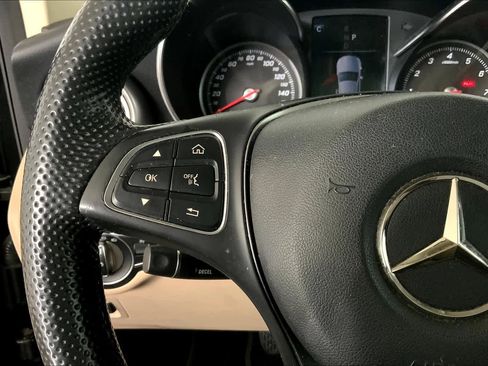 Used 2018 Mercedes-Benz GLC 300 4MATIC image 24