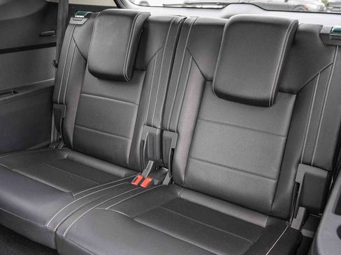 Certified 2023 Volkswagen Atlas SE FWD image 19