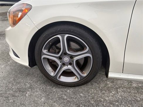 Used 2014 Mercedes-Benz CLA 250 4MATIC image 14