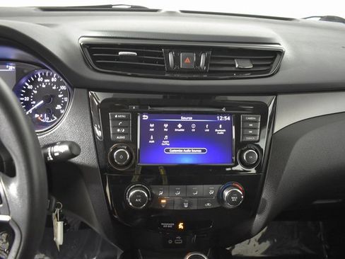 Certified 2022 Nissan Rogue Sport S image 16