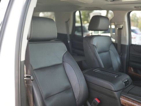 Used 2020 Chevrolet Tahoe Premier AWD/4WD image 23