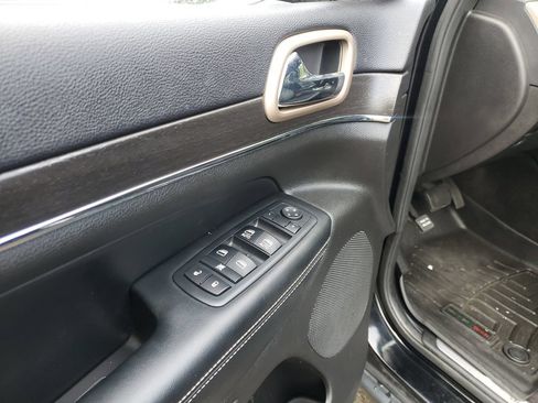 Used 2017 Jeep Grand Cherokee Limited AWD/4WD image 16