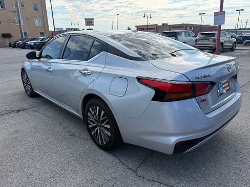 Used 2023 Nissan Altima 2.5 SV FWD image 18