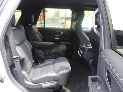 New 2026 Ford Expedition Platinum w/ Stealth Appearance Package AWD/4WD image 16