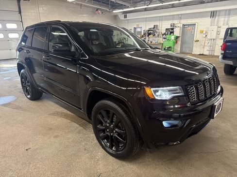 Used 2022 Jeep Grand Cherokee Laredo X image 8