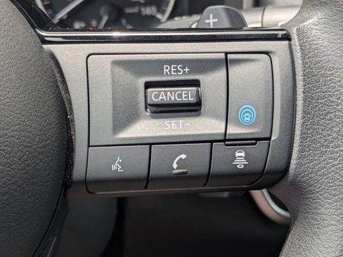 Used 2023 Nissan Rogue SV FWD image 24