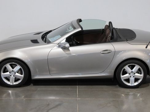 Used 2005 Mercedes-Benz SLK 350 image 10