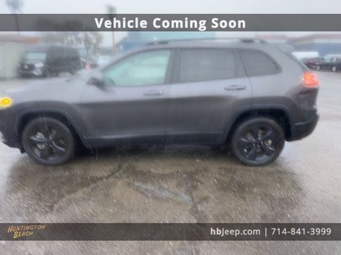 Used 2019 Jeep Cherokee Latitude Plus image 8